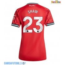 Camisa de time de futebol Manchester United Luke Shaw #23 Replicas 1º Equipamento Feminina 2025-26 Manga Curta